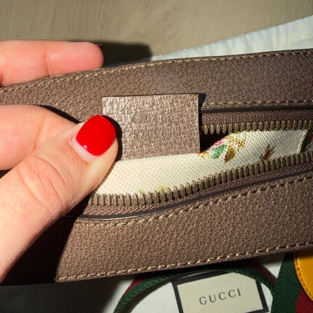 Gucci GG Supreme Crossbody Bag - Picture 8 of 9